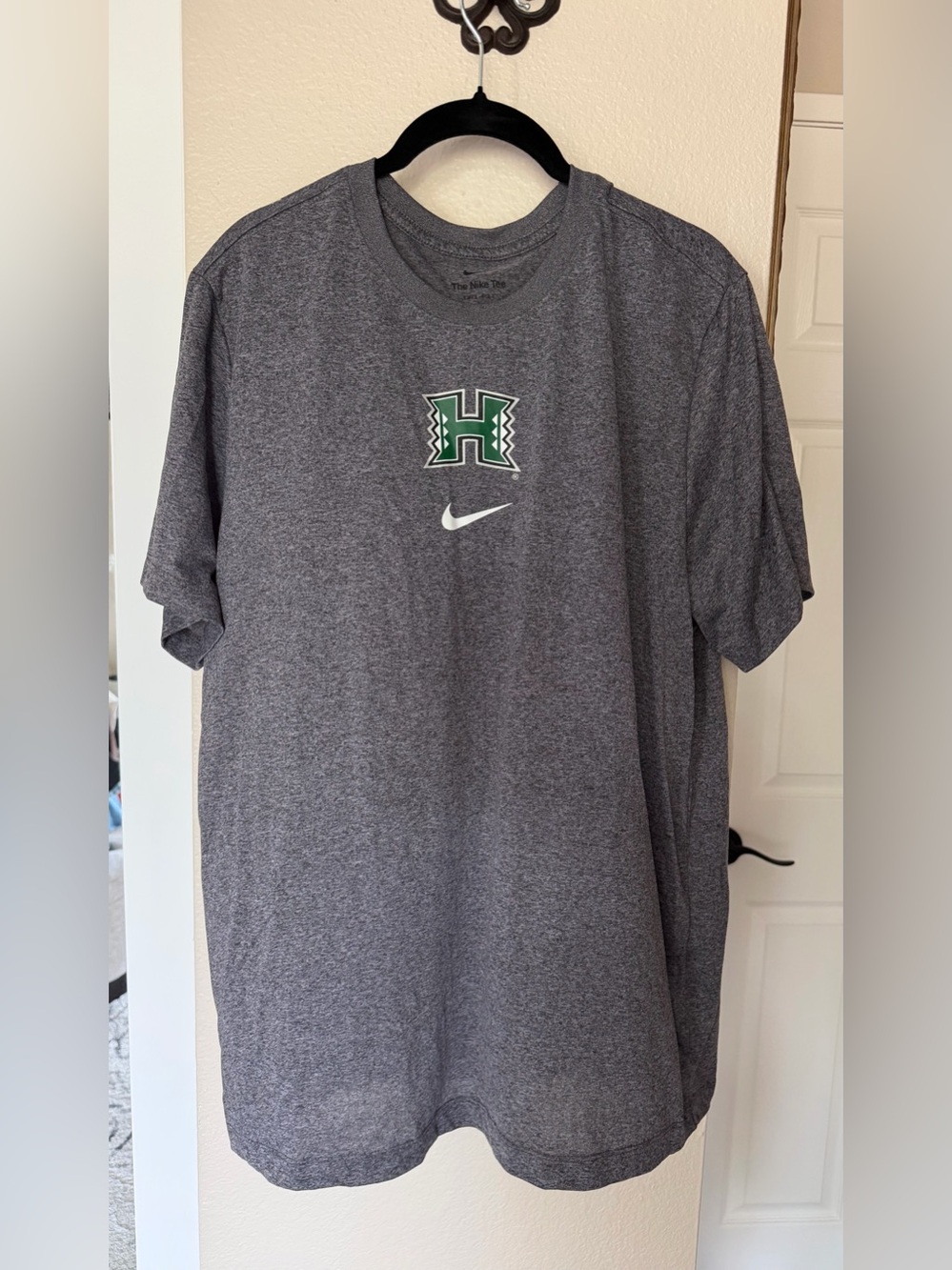 Men’s Nike Heather Gray Dri-Fit T-Shirt - UH Hawaii - Sz. Large